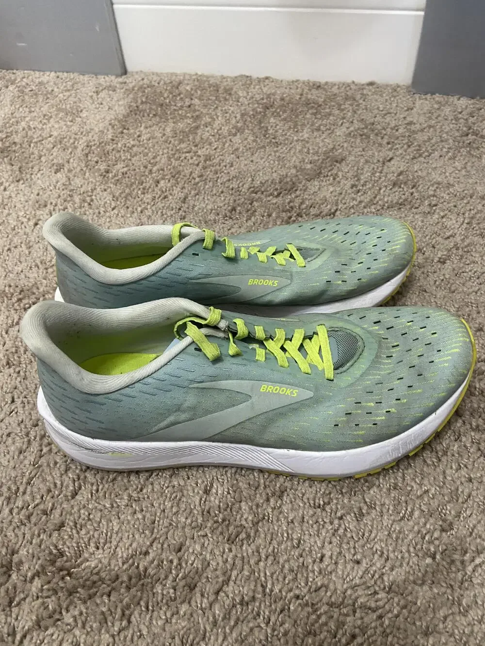 Brooks Hyperion Shoes Womens Size 10 Green Yellow Running Athletic Sneakers